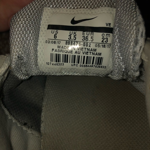 Light Grey Nike’s - Picture 2 of 3